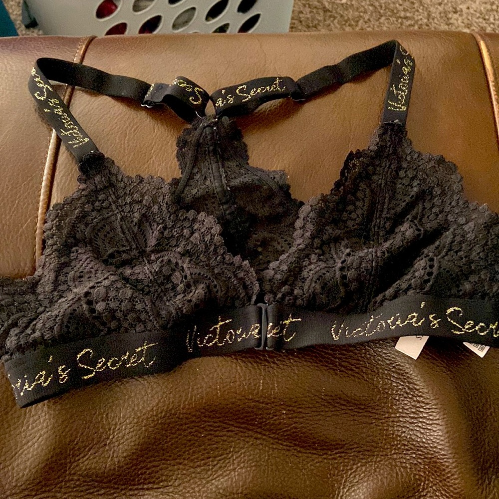 Victoria’s Secret unlined bralette